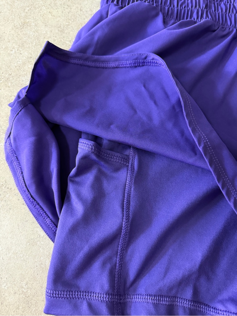 NWT Nike One Women’s Dri-Fit High-Waisted 3” 2 in 1 shorts Size Large Purple - Picture 2 of 4